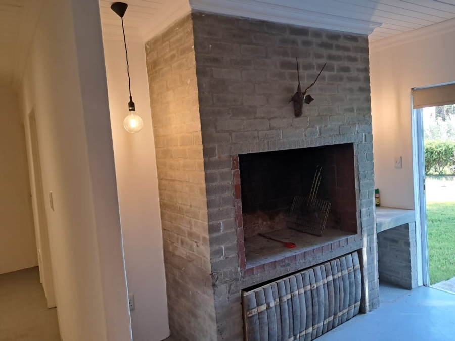 4 Bedroom Property for Sale in Redelinghuys Western Cape